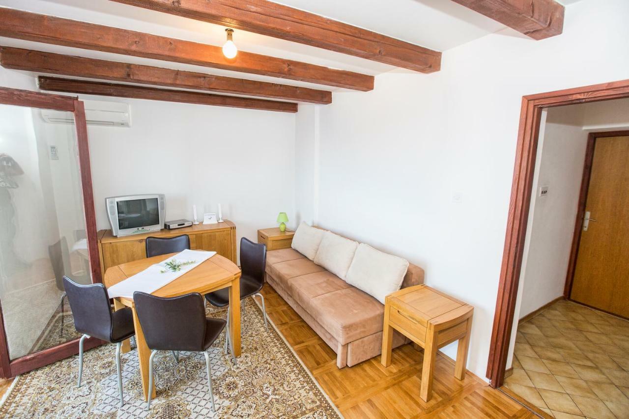 Apartamento Penthouse Karlobag Exterior foto